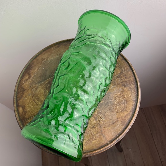 VINTAGE HOOSIER GLASS 9.5" EMERALD GREEN TEXTURED VASE~Great for Large Floral - Picture 5 of 6